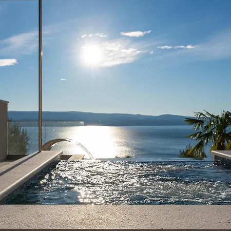 فيلة Luxurious 5-bedroom 