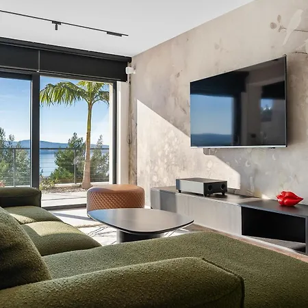 Luxurious 5-bedroom 