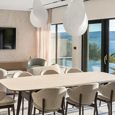 فيلة Luxurious 5-bedroom 