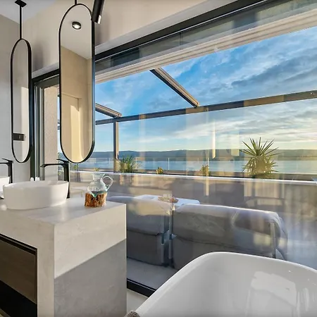 فيلة Luxurious 5-bedroom 