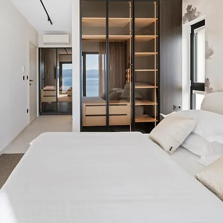 Luxurious 5-bedroom 