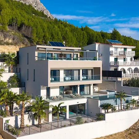 فيلة Luxurious 5-bedroom 
