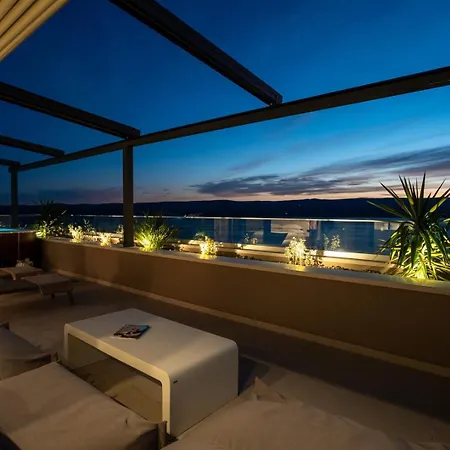 Luxurious 5-bedroom 