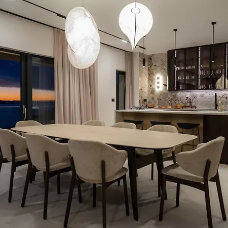 فيلة Luxurious 5-bedroom 